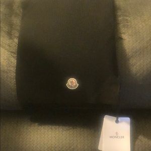 Mon clear scarf